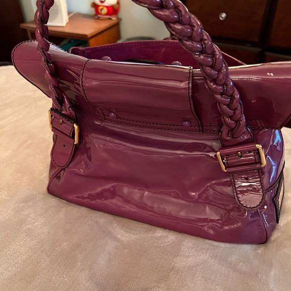 Valentino Garavani Histoire Patent leather large in Plum (purple) shoulder bag - Picture 12 of 16